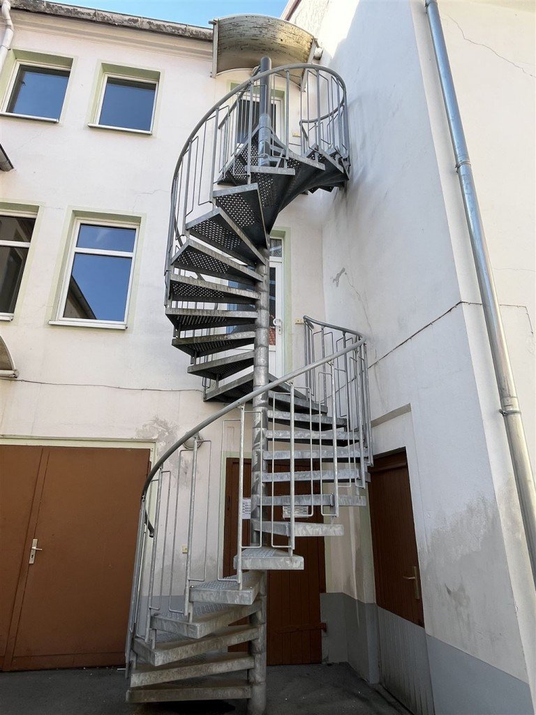 Treppe Torgau Dachgeschosswohnung 2-Raum-Wohnung im 2. OG