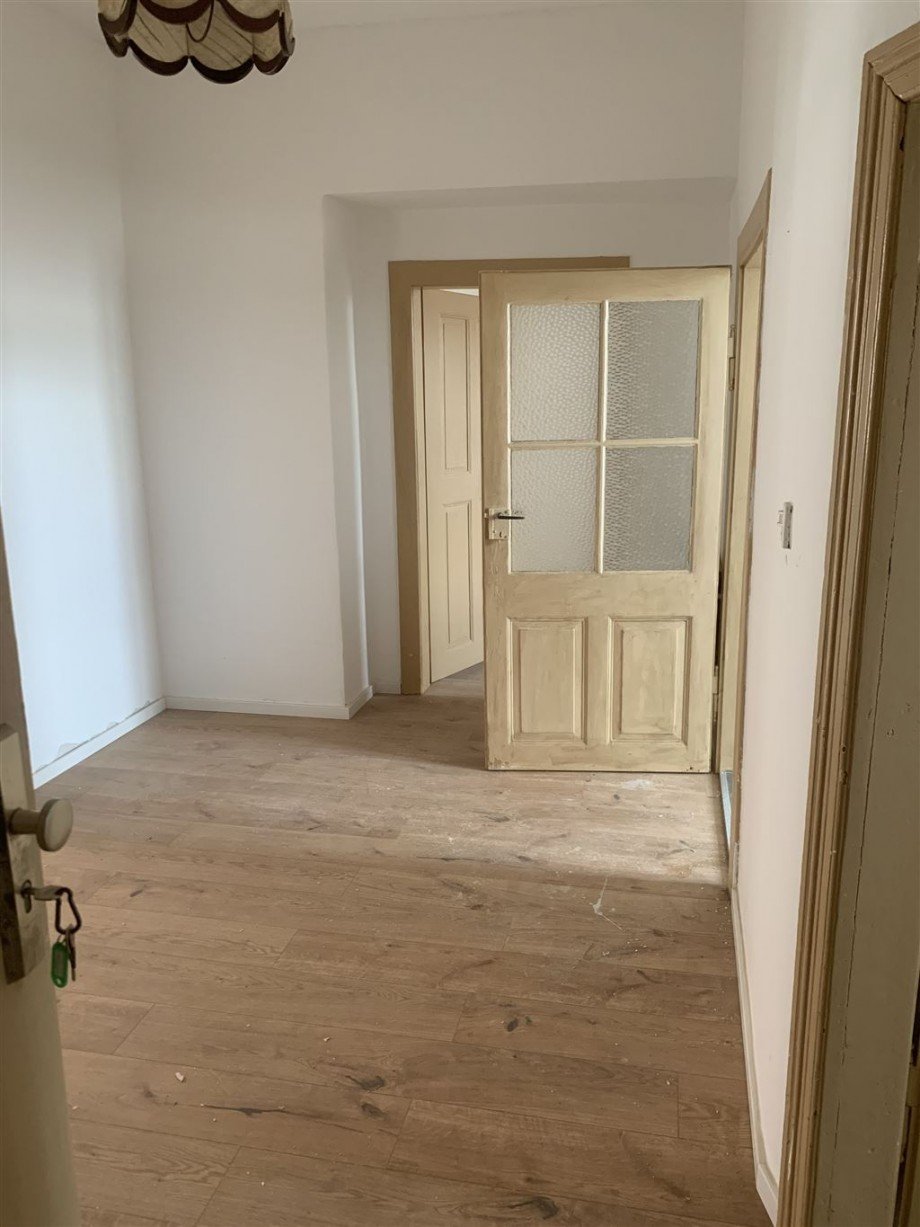 Flur Leerwohnung 2.OG Mehrfamilienhaus Torgau