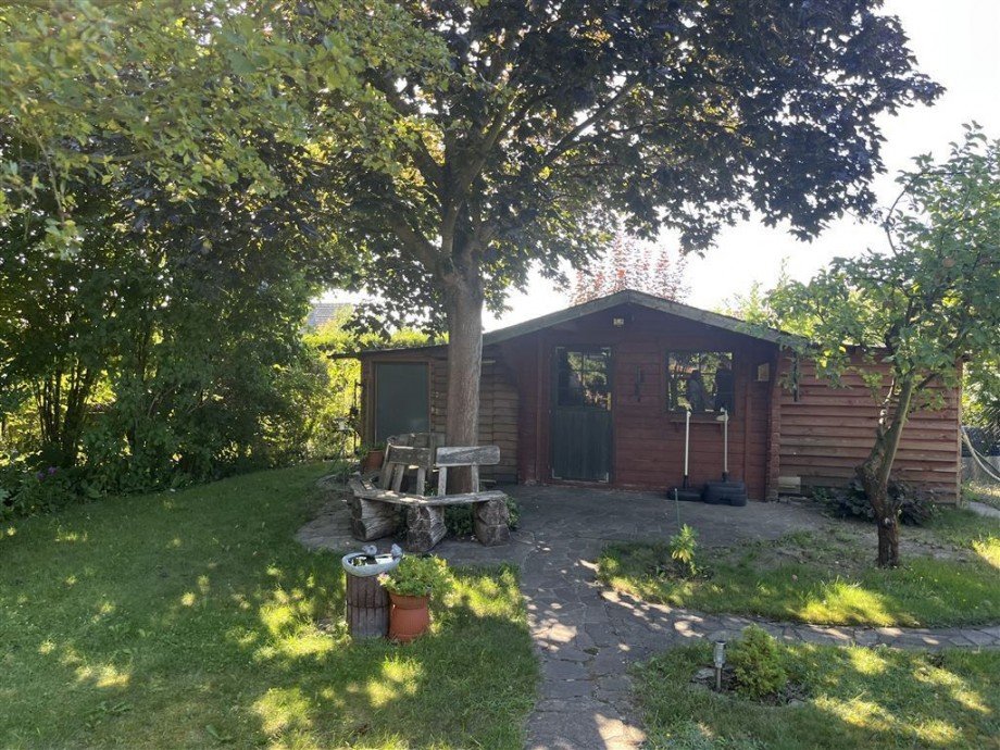 Garten mit H�uschen Einfamilienhaus Schweinitz