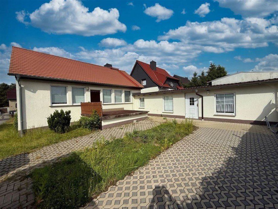 R�ckseite mit Anbau Einfamilienhaus Bad Schmiedeberg