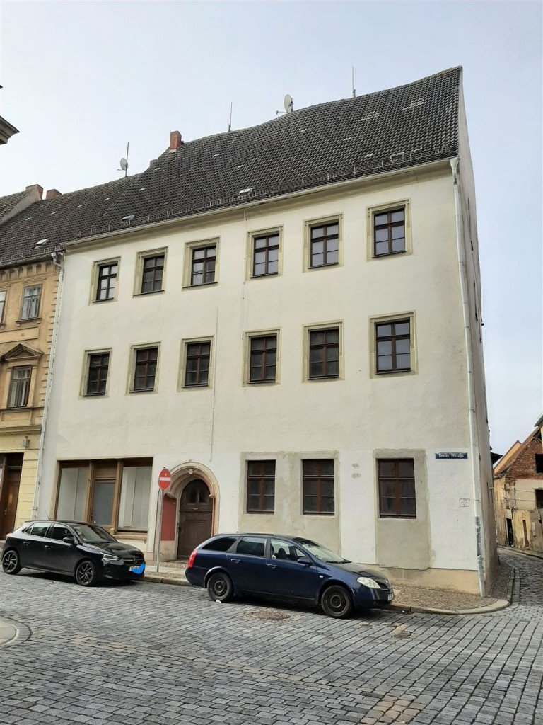 Titelbild Torgau Mehrfamilienhaus Stattliches Mehrfamilienhaus, Innensanierung begonnen