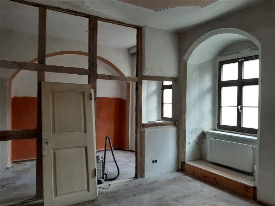1. OG Wohnzimmer Durchsicht Mehrfamilienhaus Torgau
