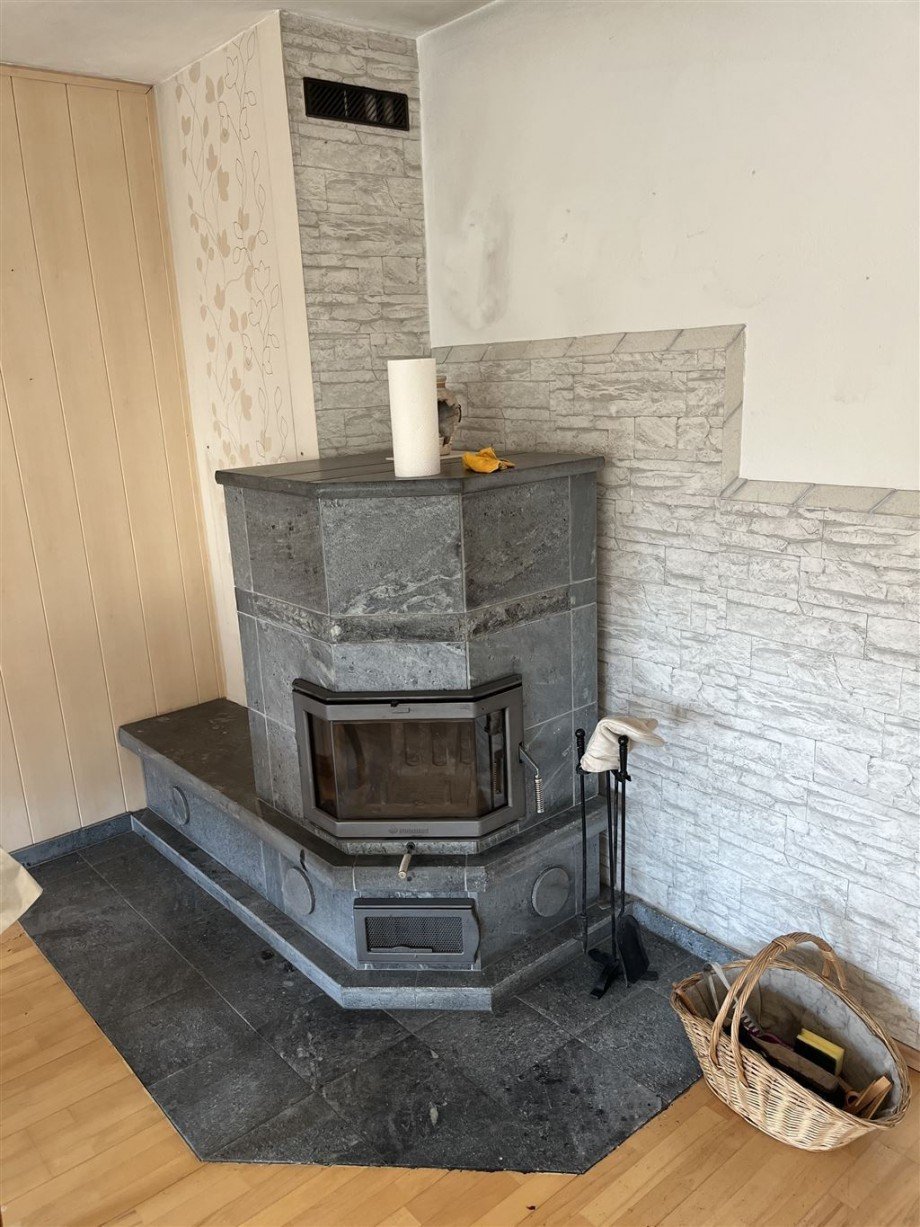 Wohnzimmer - Specksteinofen Einfamilienhaus Neiden