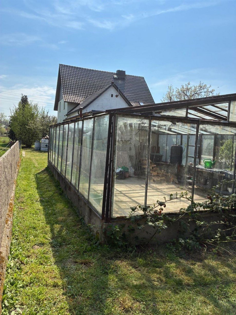 Gew�chshaus im Garten Einfamilienhaus Mockrehna OT Klitzschen