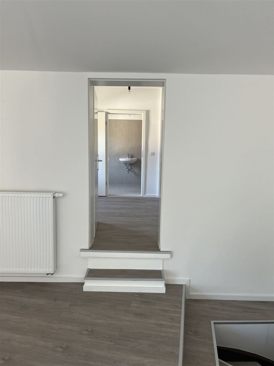 Zugang vom Wohnzimmer zur K�che Etagenwohnung Torgau