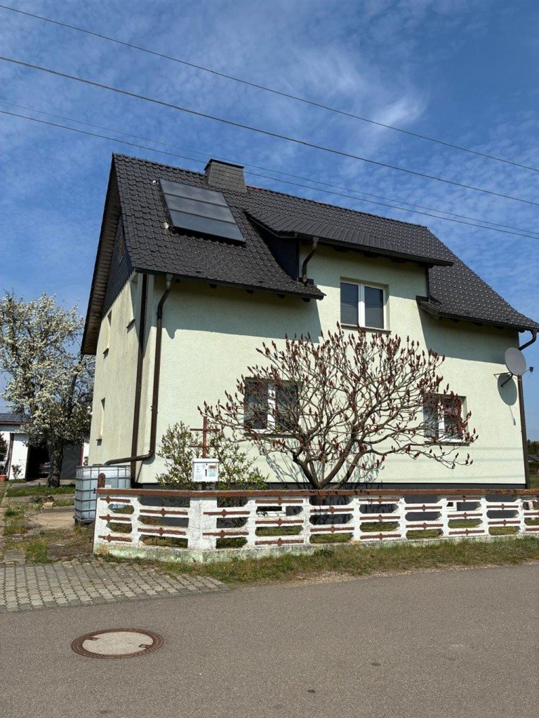 Hausansicht Mockrehna OT Klitzschen Einfamilienhaus Ruhig gelegenes, freistehendes Einfamilienhaus mit gro�em Garten