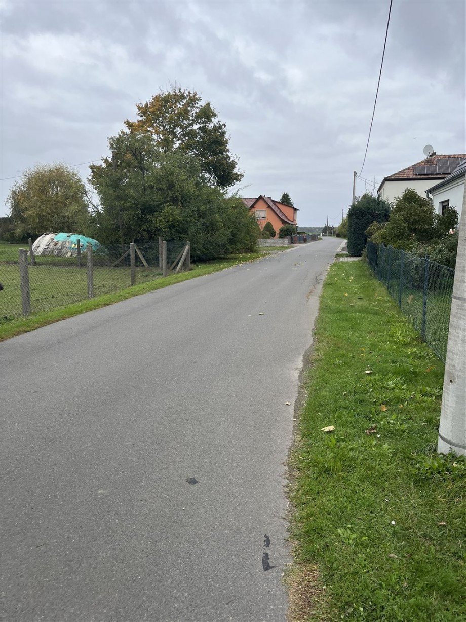 Stra�e vor dem Grundst�ck (n�rdliche Richtung) Wohngrundst�ck Nichtewitz