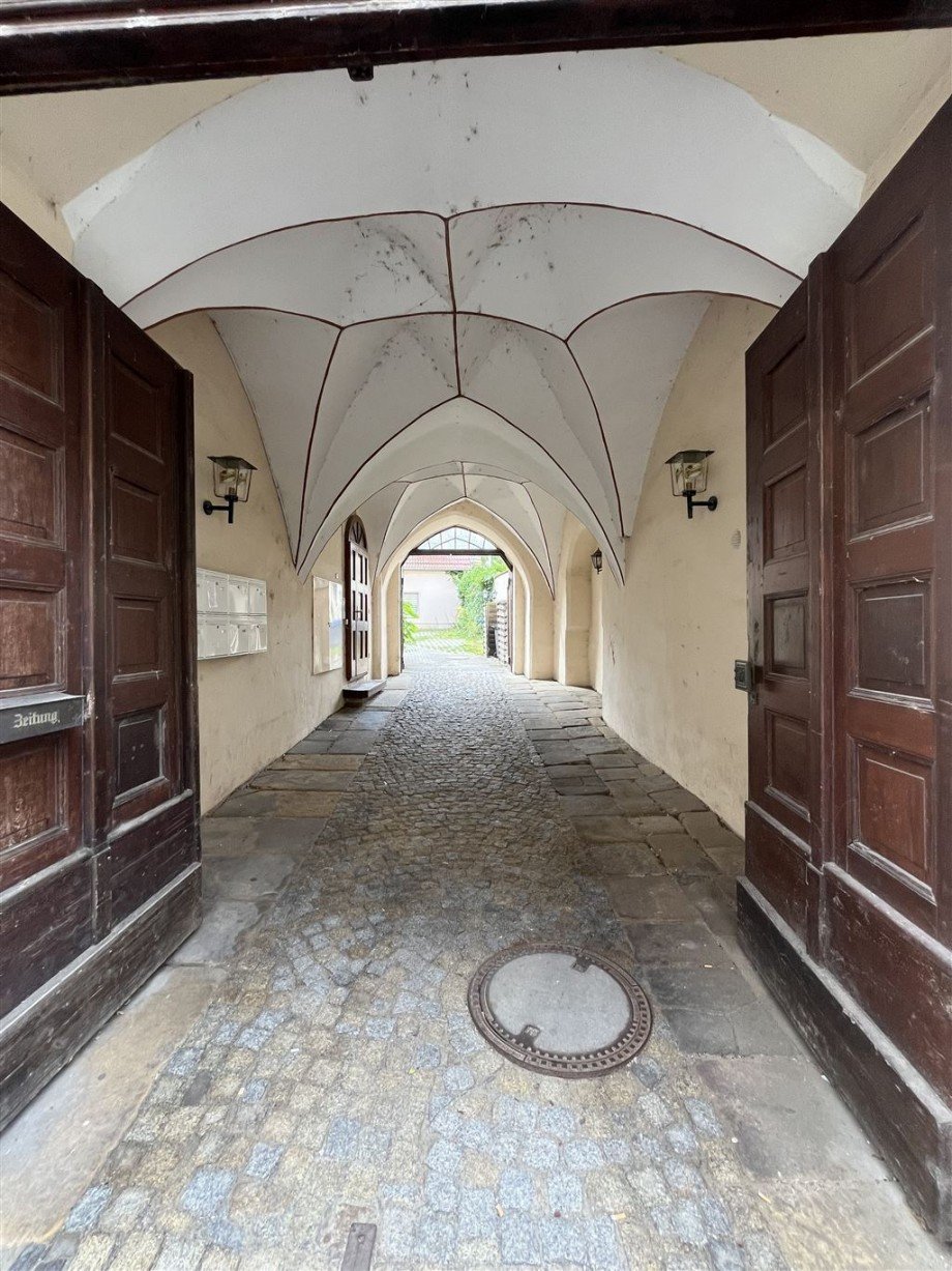 Durchfahrt Mehrfamilienhaus Torgau