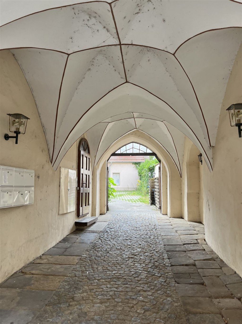 Durchfahrt Mehrfamilienhaus Torgau