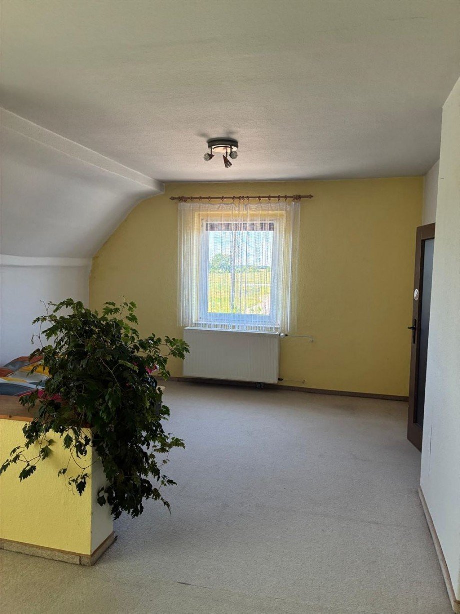 Zimmer im 1.Obbergeschoss Einfamilienhaus Mockrehna OT Klitzschen