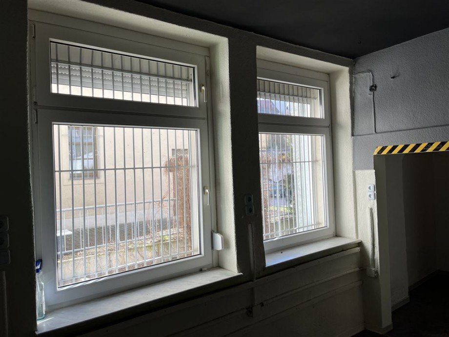 hinterer Bereich gesicherte Fenster Einzelhandelsladen Torgau