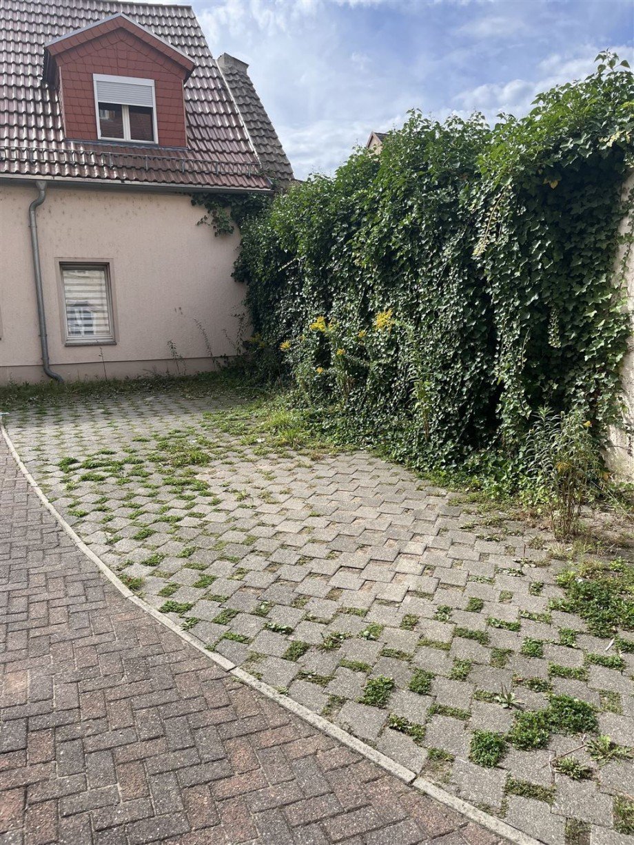 PKW - Stellpl�tze Mehrfamilienhaus Torgau
