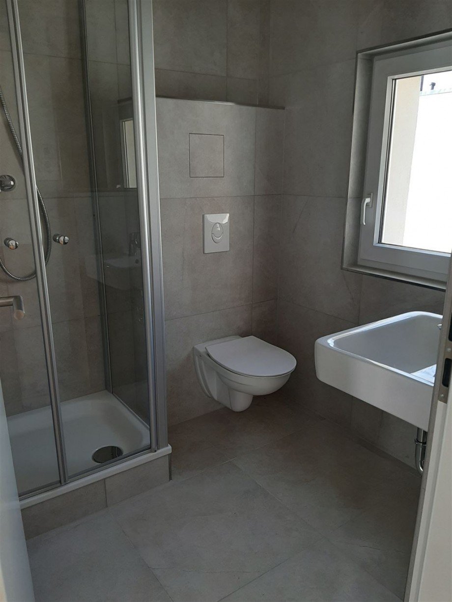 Dusche, WC, WB Etagenwohnung Torgau